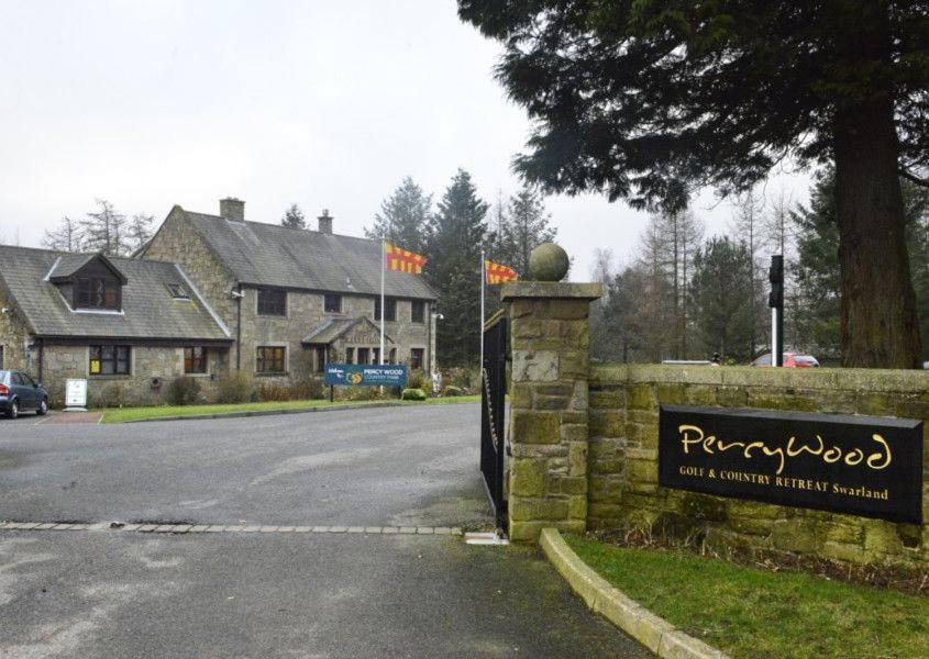 Lola Lodge - Luxury Hot Tub Retreat Newton on the Moor Esterno foto