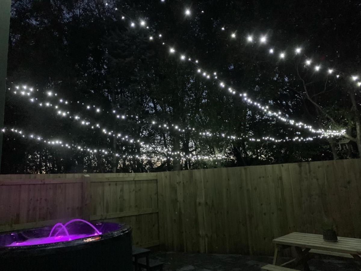 Lola Lodge - Luxury Hot Tub Retreat Newton on the Moor Esterno foto