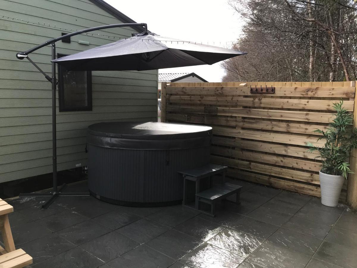 Lola Lodge - Luxury Hot Tub Retreat Newton on the Moor Esterno foto